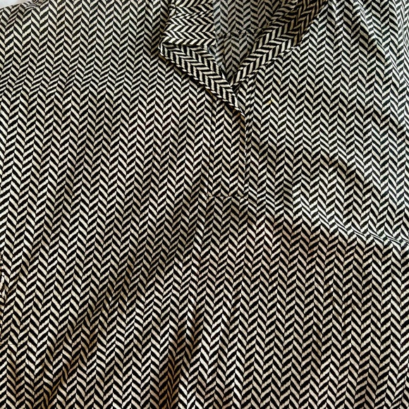 Large almost new Caroline Herrera shirt - Picture 2 of 7